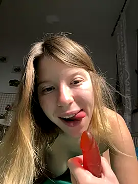 Snapshot of kimczii chatting on 11/20/25, 07:09 kimczii online show from 11/20/25, 07:09