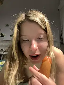 kimczii online show from 06/16/26, 06:24