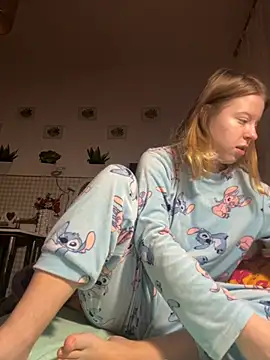 kimczii online show from 02/04/26, 07:14