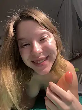 Snapshot of kimczii chatting on 12/18/25, 07:24 kimczii online show from 12/18/25, 07:24