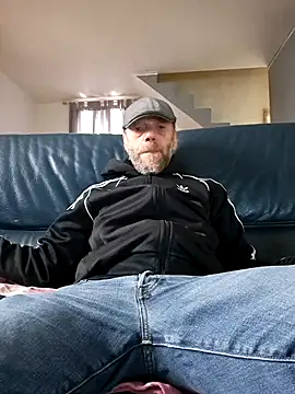 eddouxxx78 online show from 01/08/25, 10:26