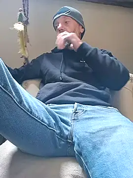 eddouxxx78 online show from 09/25/25, 12:11