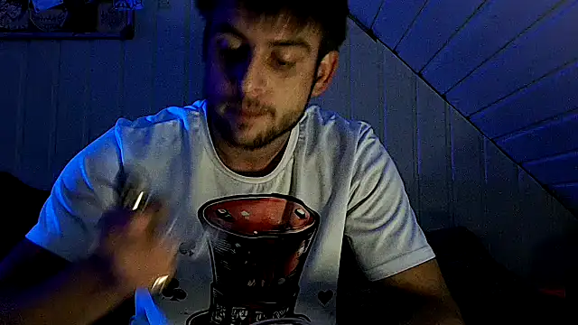 Snapshot of Youngtimer_1997 chatting on 10/21/25, 06:51 Youngtimer 1997 online show from 10/21/25, 06:51