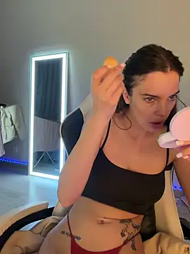 julia fly online show from 04/09/26, 06:15