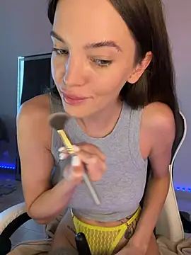 julia fly online show from 05/26/26, 08:34