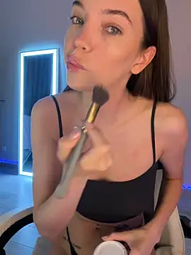 julia fly online show from 04/15/26, 06:08