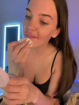 julia fly online show from 04/07/26, 06:15