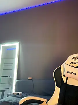 julia fly online show from 01/07/26, 10:31