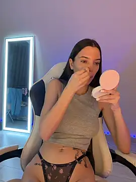 julia fly online show from 03/26/26, 07:28