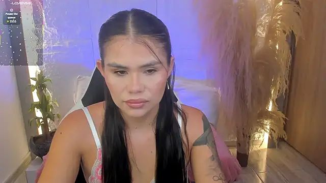 dominique25  online show from 07/22/26, 02:02