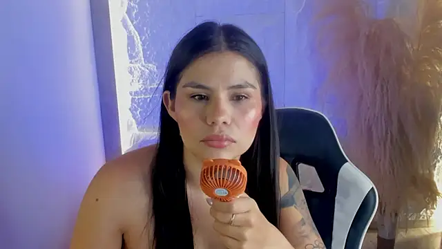 dominique25  online show from 05/14/26, 01:57