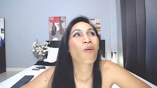 Hotbeebee online show from 02/26/25, 05:24