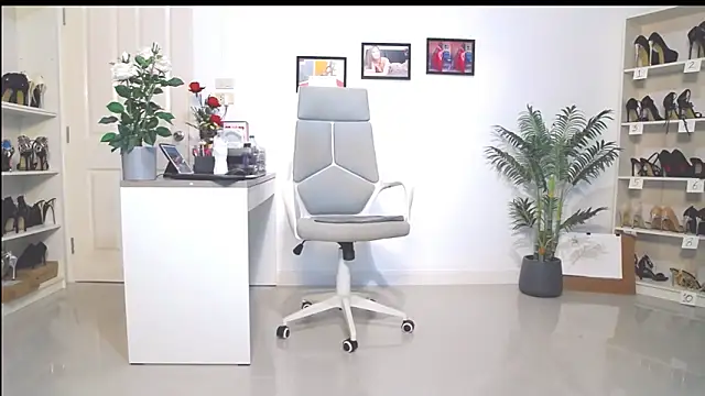 Hotbeebee online show from 03/09/25, 03:54