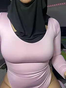 Snapshot of Jameela chatting on 05/31/26, 04:07 Jameela online show from 05/31/26, 04:07