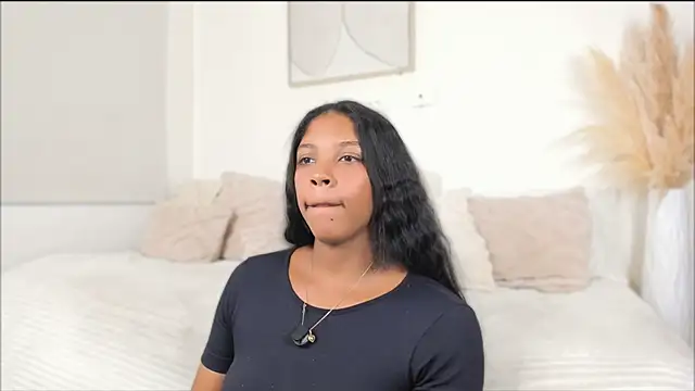 ZOEGARNER01 online show from 04/16/26, 09:39