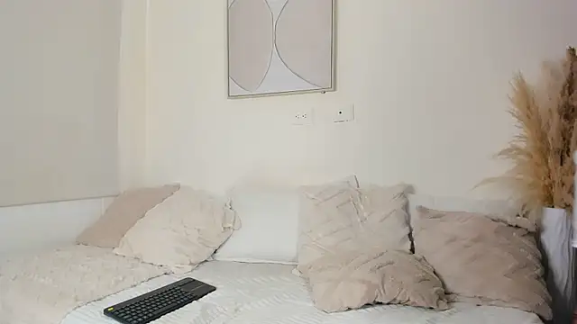 ZOEGARNER01 online show from 05/14/26, 07:33
