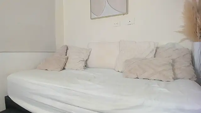 Snapshot of ZOEGARNER01 chatting on 01/14/26, 07:17 ZOEGARNER01 online show from 01/14/26, 07:17