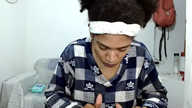 Snapshot of angelamarie1 chatting on 10/21/25, 12:26 angelamarie1 online show from 10/21/25, 12:26