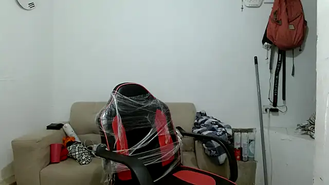 Snapshot of angelamarie1 chatting on 11/18/25, 09:40 angelamarie1 online show from 11/18/25, 09:40