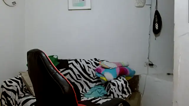 angelamarie1 online show from 04/07/26, 10:50