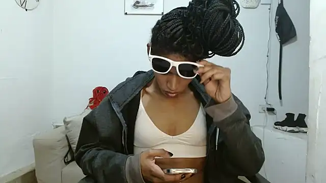 angelamarie1 online show from 07/04/26, 05:03