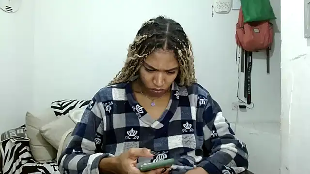 angelamarie1 online show from 01/07/26, 10:42