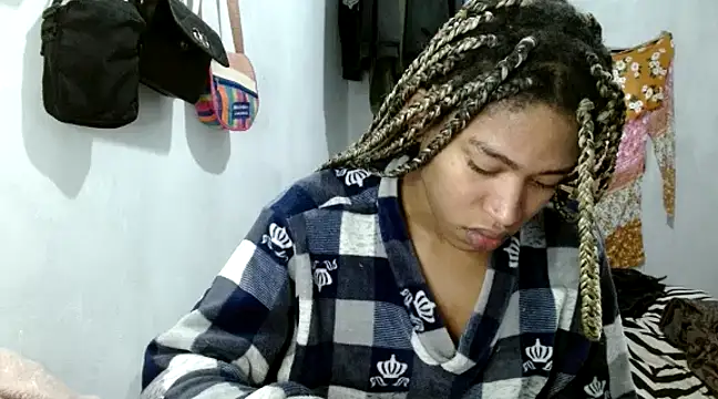 Snapshot of angelamarie1 chatting on 02/19/25, 12:00 angelamarie1 online show from 02/19/25, 12:00
