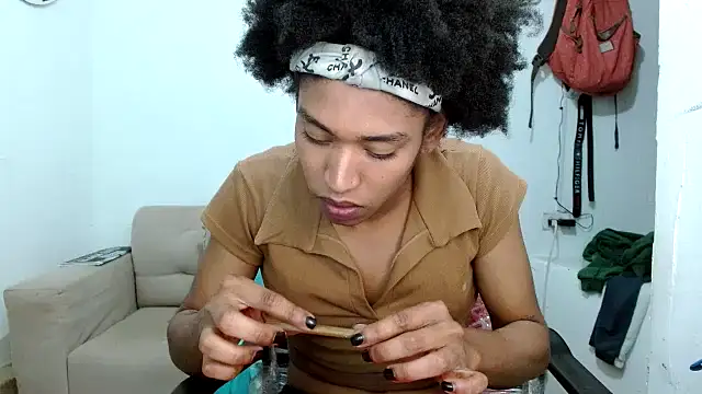 Snapshot of angelamarie1 chatting on 11/30/25, 11:05 angelamarie1 online show from 11/30/25, 11:05