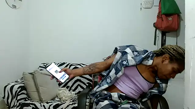 angelamarie1 online show from 01/13/26, 02:59