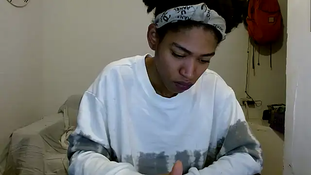 Snapshot of angelamarie1 chatting on 10/03/25, 11:01 angelamarie1 online show from 10/03/25, 11:01