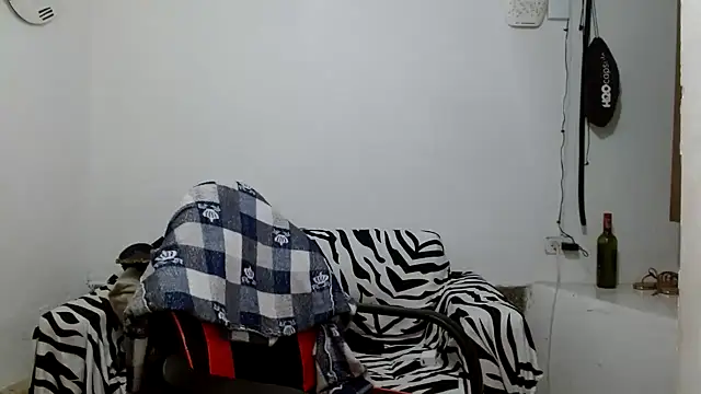 angelamarie1 online show from 04/30/26, 08:57