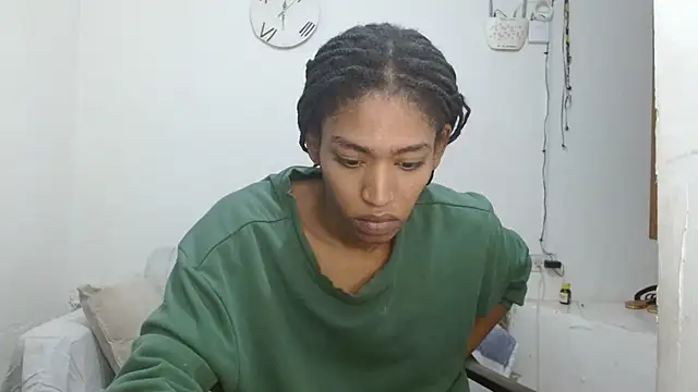 angelamarie1 online show from 06/18/26, 03:28