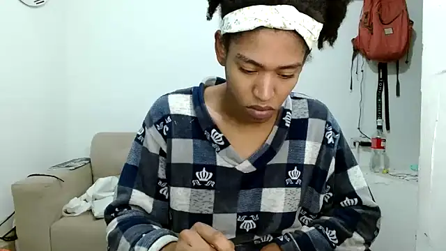 Snapshot of angelamarie1 chatting on 11/26/25, 08:47 angelamarie1 online show from 11/26/25, 08:47