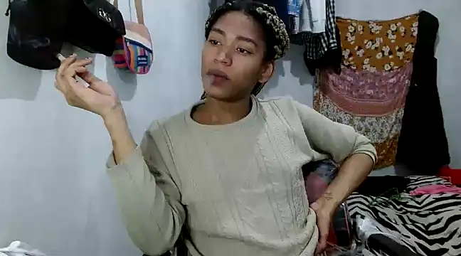 Snapshot of angelamarie1 chatting on 02/24/25, 02:30 angelamarie1 online show from 02/24/25, 02:30