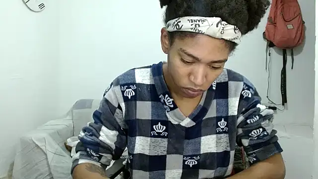 Snapshot of angelamarie1 chatting on 11/08/25, 11:14 angelamarie1 online show from 11/08/25, 11:14