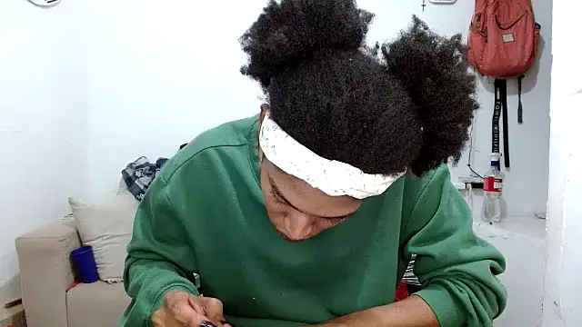 Snapshot of angelamarie1 chatting on 11/25/25, 12:49 angelamarie1 online show from 11/25/25, 12:49