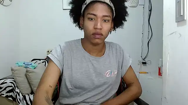 angelamarie1 online show from 02/02/26, 11:37