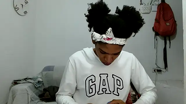 Snapshot of angelamarie1 chatting on 11/06/25, 10:41 angelamarie1 online show from 11/06/25, 10:41