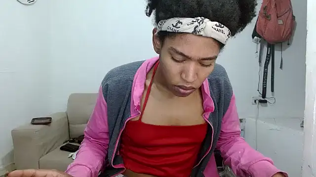 Snapshot of angelamarie1 chatting on 11/21/25, 01:54 angelamarie1 online show from 11/21/25, 01:54