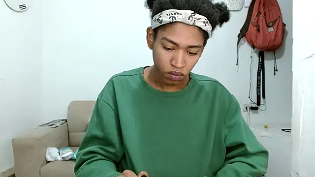 Snapshot of angelamarie1 chatting on 11/29/25, 05:57 angelamarie1 online show from 11/29/25, 05:57