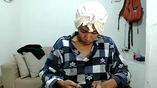 Snapshot of angelamarie1 chatting on 12/02/25, 12:51 angelamarie1 online show from 12/02/25, 12:51