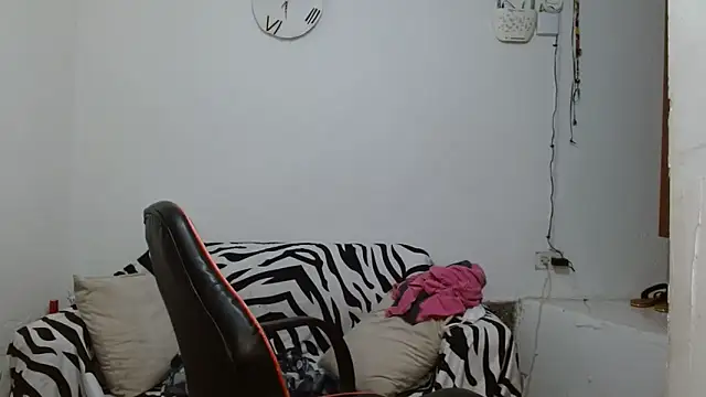 angelamarie1 online show from 06/09/26, 11:44
