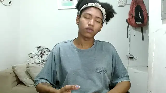 angelamarie1 online show from 02/18/26, 08:49