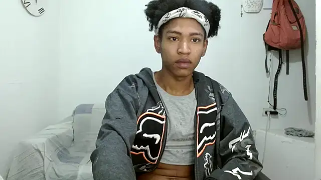 Snapshot of angelamarie1 chatting on 11/10/25, 10:42 angelamarie1 online show from 11/10/25, 10:42