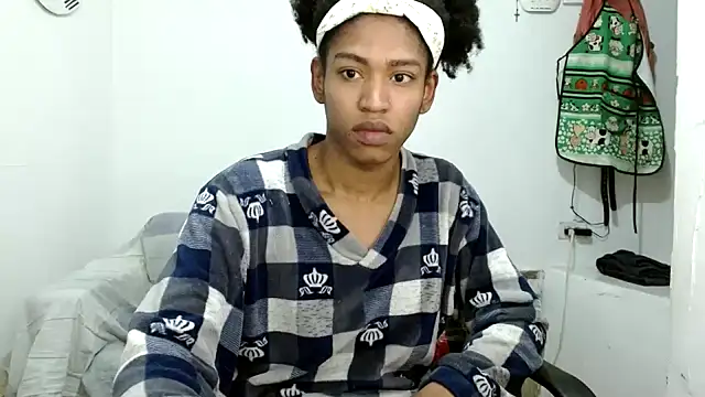 Snapshot of angelamarie1 chatting on 11/05/25, 11:13 angelamarie1 online show from 11/05/25, 11:13