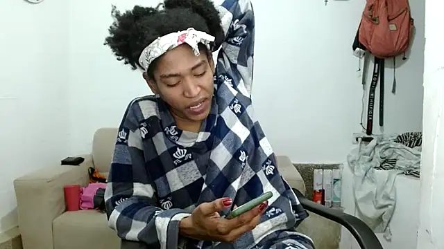 Snapshot of angelamarie1 chatting on 11/19/25, 09:42 angelamarie1 online show from 11/19/25, 09:42