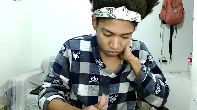 Snapshot of angelamarie1 chatting on 10/26/25, 12:11 angelamarie1 online show from 10/26/25, 12:11