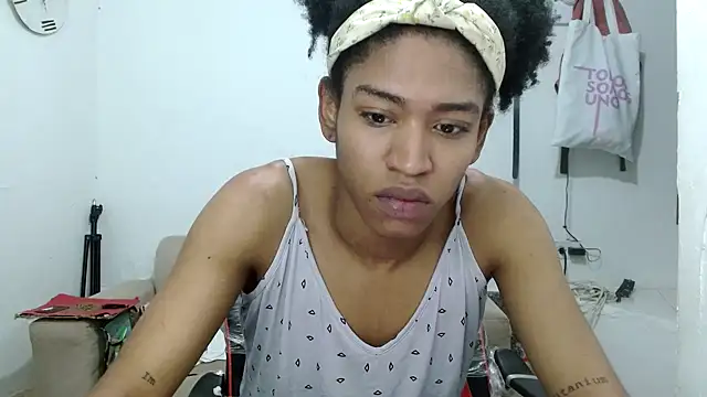 Snapshot of angelamarie1 chatting on 09/17/25, 11:23 angelamarie1 online show from 09/17/25, 11:23