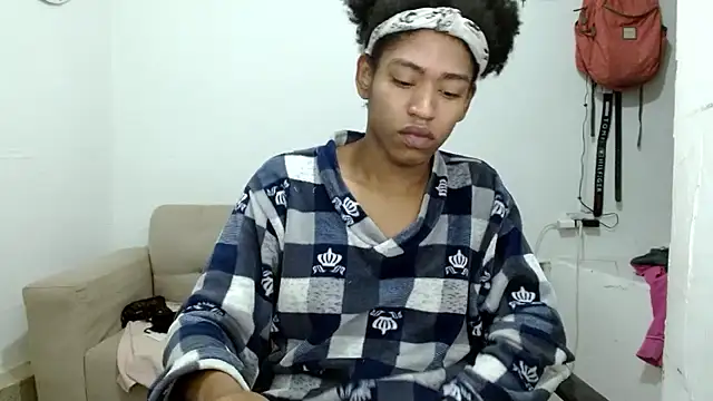 Snapshot of angelamarie1 chatting on 11/16/25, 09:47 angelamarie1 online show from 11/16/25, 09:47