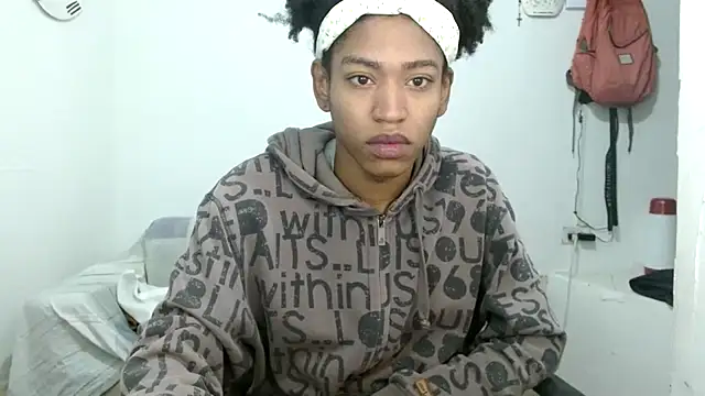 Snapshot of angelamarie1 chatting on 11/07/25, 07:35 angelamarie1 online show from 11/07/25, 07:35